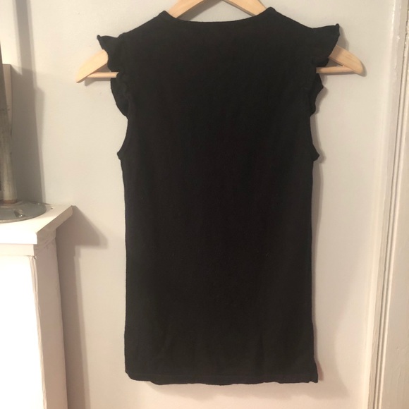 Banana Republic Ruffle Top 🌿 - Picture 2 of 3